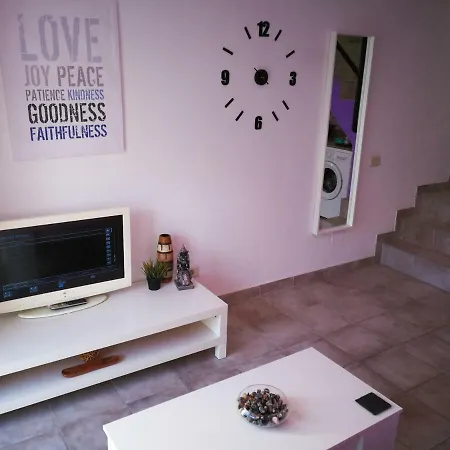 Modern And Homely Duplex In Secure Semesterbostad